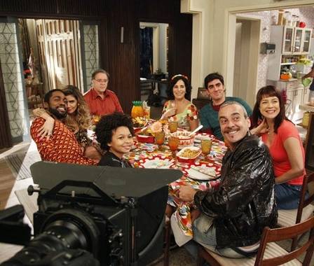 Episódio final de “A grande família”: Tony e Gloria interpretaram Lineu e Nenê