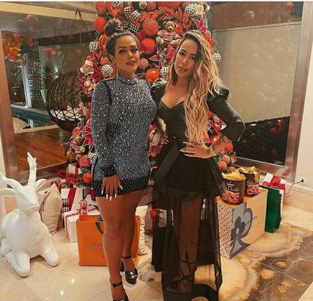 Camila Loures e Rafaella Santos no Natal