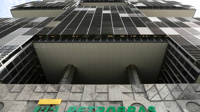 Petrobras: de assistência alimentar, os funcionários da estatal recebem R$ 1.254,48, além de vale-refeição de R$ 192