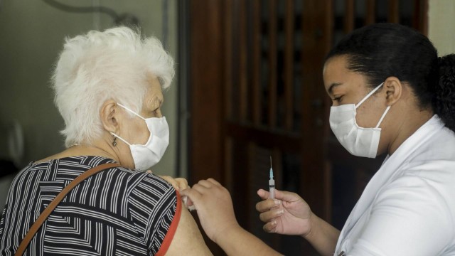 Municípios Região Metropolitana do Rio estão em fases diferentes da imunização