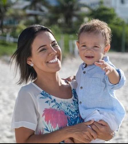 A dentista Priscila Pizelli comprou mais da metade do enxoval do filho com itens de segunda mão