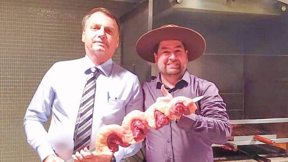 O churrasqueiro Tchê com Bolsonaro em dezembro de 2020