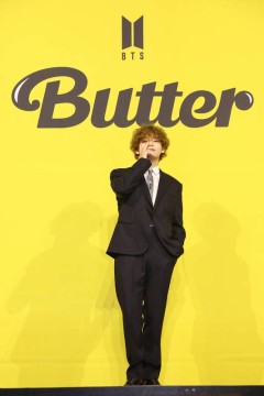 V, do BTS, na coletiva de imprensa do lançamento de 'Butter'