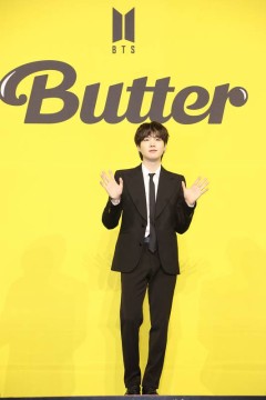 Suga, do BTS, na coletiva de imprensa do lançamento de 'Butter'