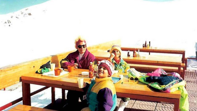 Ana Maria Braga em Aspen, nos EUA, com os filhos pequenos