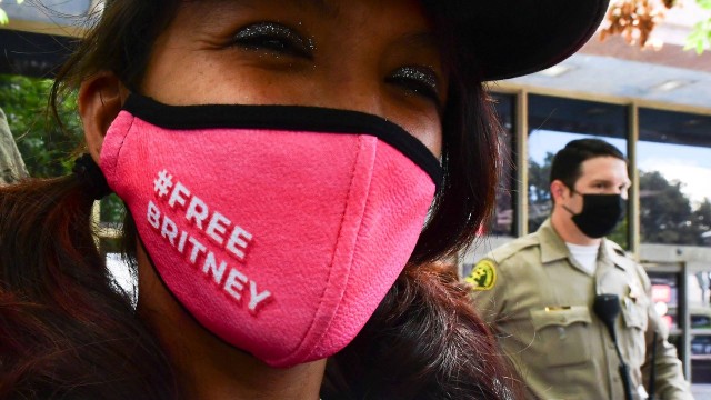 Fãs fizeram campanha em frente aos tribunais pedindo 'Free Britney'