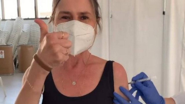 A jornalista Susana Naspolini recebeu a segunda dose da vacina contra o coronavírus no dia 15 de junho