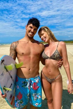 O surfista Gabriel Medina e a esposa Yasmin Brunet