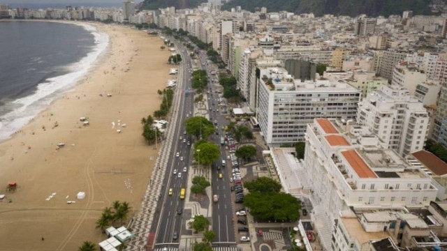 Beira-mar: venda de parcela da União em imóveis construídos em terrenos da Marinha inclui bens em Copacabana