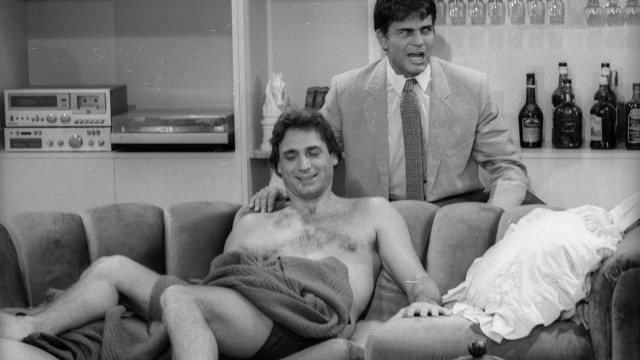 Tarcísio Meira em cena com Herson Capri na novela 'Guerra dos sexos', de 1983