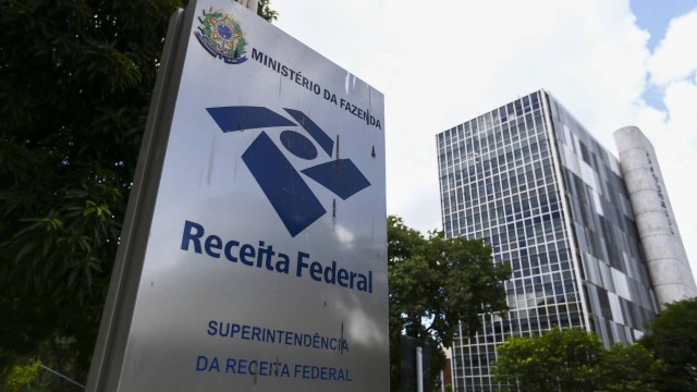 Receita Federal paga um novo lote de restituições de IR