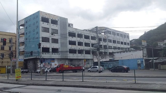 Prédio da antiga faculdade Nuno Lisboa está abandonado há anos e vai abrigar núcleo da Uerj