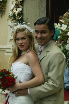 o ator com Ludmilla Dayer na novela "SENHORA DO DESTINO"