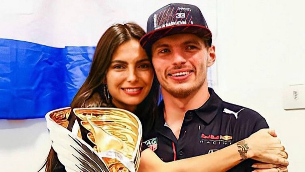 Verstappen namora a brasileira (nascida na Alemanha) Kelly Piquet, filha do tricampeão Nelson Piquet
