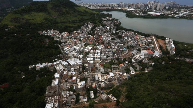 Vista aérea da Favela da Muzema, na Zona Oeste do Rio