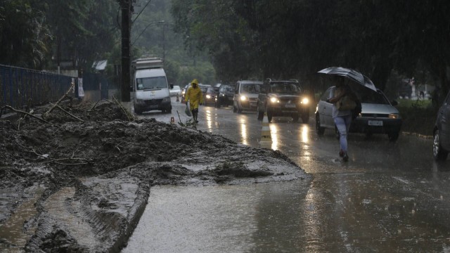 Chuva em Petrópolis causou estragos