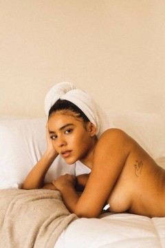 Muda de 'Pantanal', Bella Campos é também modelo e fez ensaio sensual