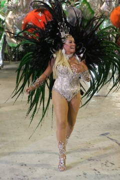 Susana Vieira durante desfile da Grande Rio, em 2008