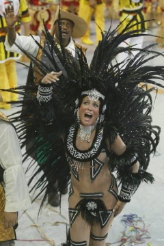 Susana Vieira em desfile da Grande Rio, em 2006