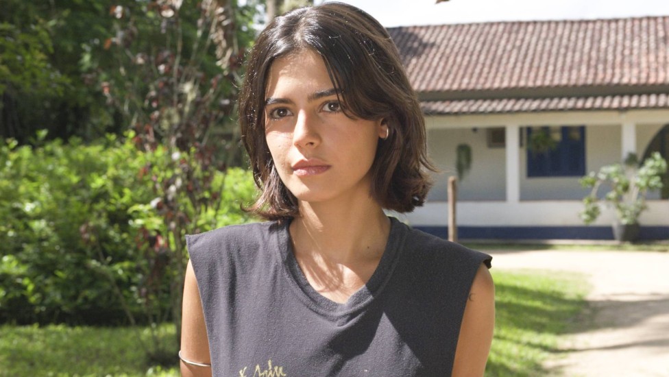 Guta (Julia Dalavia): Empoderada, ela separa amor de sexo, mas acabou se apaixonando por Marcelo (Lucas Leto) numa única ficada. No Pantanal transou com Jove...