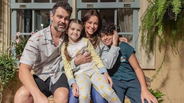Diogo Caruso e Alice Camargo são filhos de Paolla Oliveira e Carmo Dalla Vecchia em 'Cara e coragem'