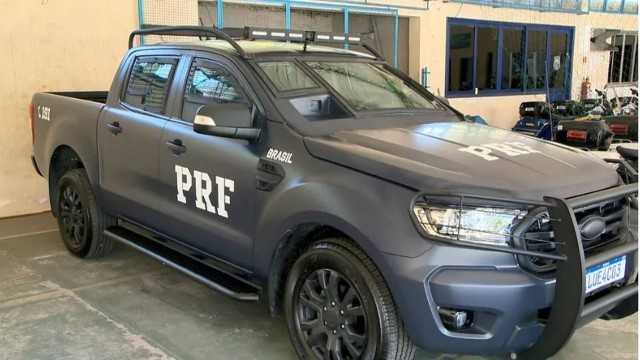 Veículos blindados da PRF: menores e mais ágeis, venceram as barricadas reforçadas do tráfico nos acessos do Complexo da Penha