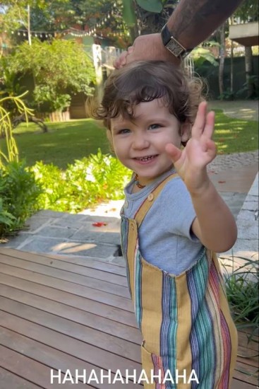 Filho de Giovanna Ewbank e Bruno Gagliasso, Zyan faz dois anos e ganha festinha em casa