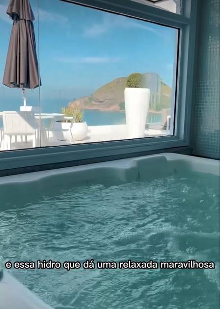 Bruno De Luca mostra hotel com vista para o mar onde está 'morando' com a noiva, Sthéfany Vidal