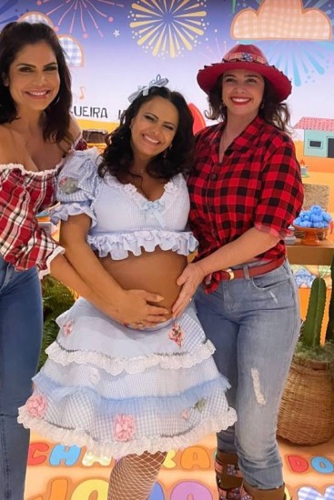 Encontro de rainhas: Raissa Machado, Viviane Araújo e Luma de Oliveira