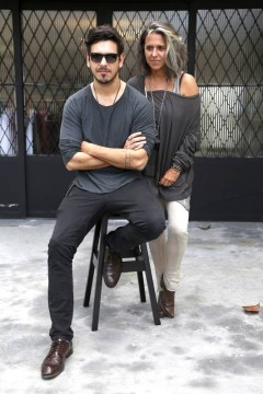 A estilista Gilda Midani com o filho, João Vicente de Castro
