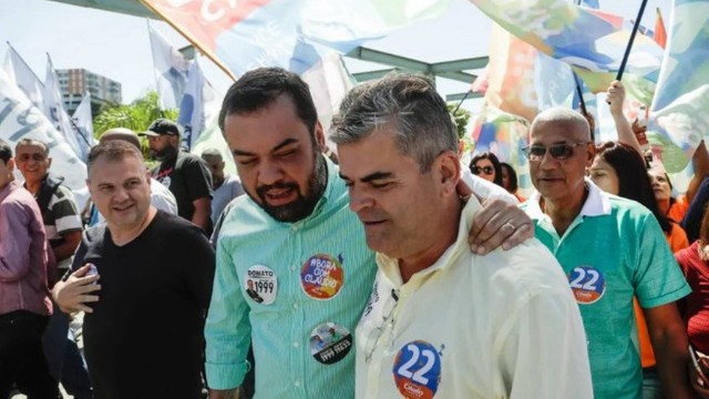Castro e Reis participam de ato de campanha no dia seguinte à operação da Polícia Federal