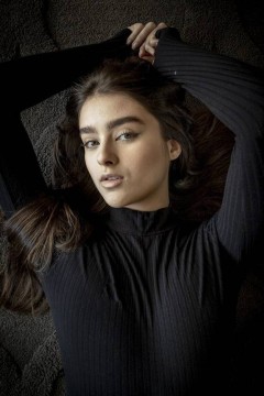 Júlia Byrro conta que seu pai e amigos evitaram vê-la em ‘Verdades