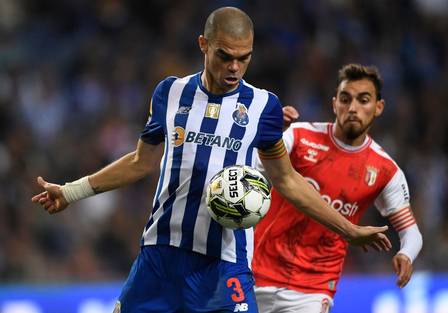 Pepe recebeu proposta para estender contrato com o Porto para atuar até os 42 anos