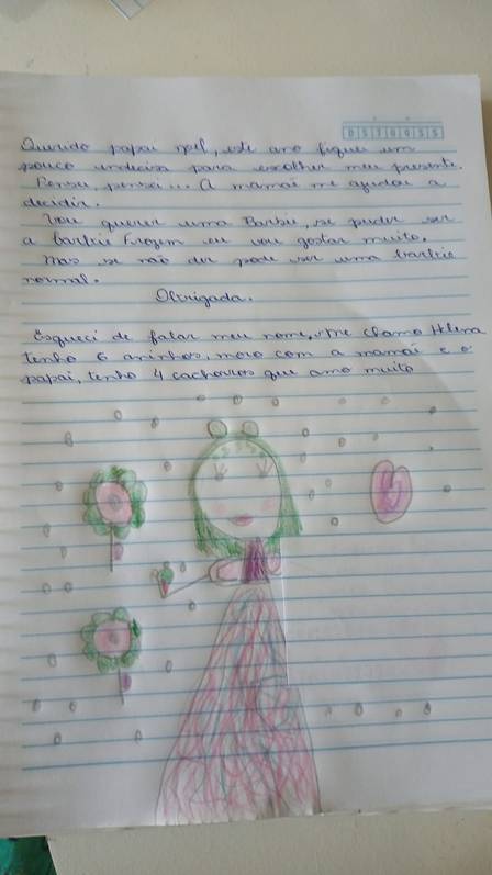 Helena, de 6 anos, escreve seus pedidos