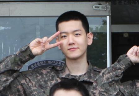 Baekhyun, do EXO, no serviço militar obrigatório na Coreia do Sul