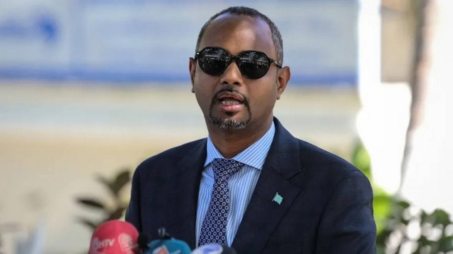 O ministro da Defesa da Somália, Abdulkadir Mohamed Nur, em uma coletiva de imprensa em dezembro de 2022