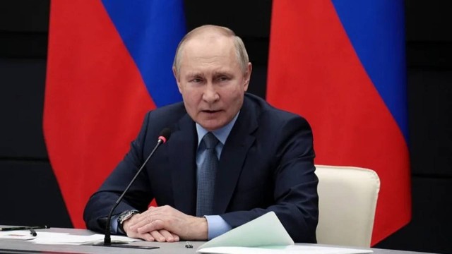 Presidente da Rússia, Vladimir Putin, durante reunião com líderes da indústria militar em Tula