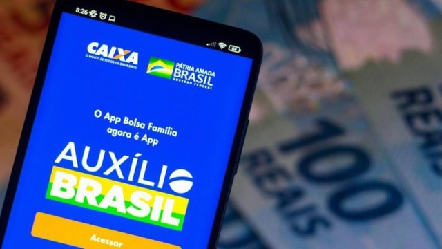 O crédito consignado para beneficiários do Auxílio Brasil bateu mais de R$ 9,5 bilhões para 3,5 milhões de famílias beneficiárias
