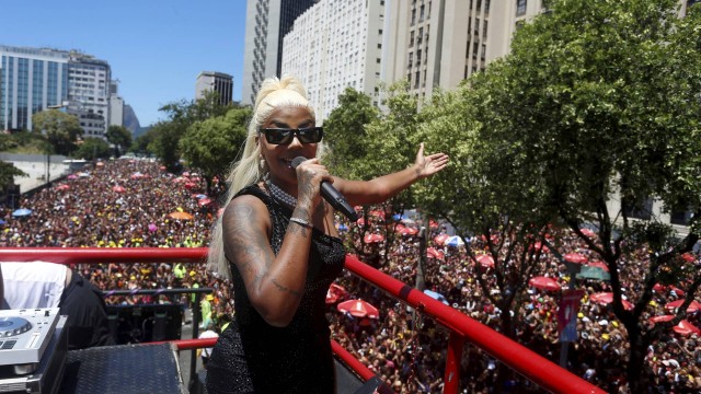 Ludmilla cantou para uma multidão no Centro do Rio