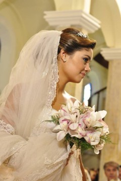 O véu da noiva de “Fina estampa” tinha detalhes bordados