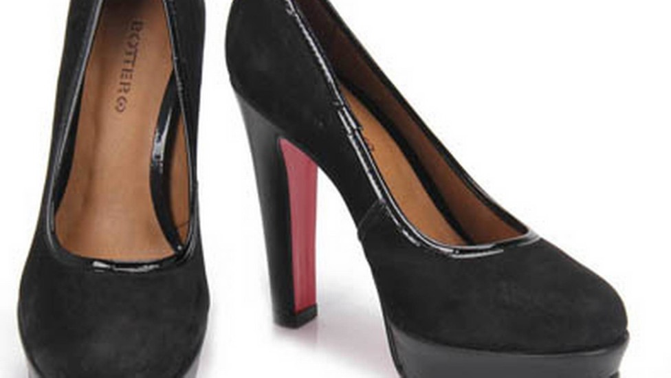 Escarpim preto com solado vermelho Bottero, por R$ 144,99 (www.bottero.com.br)