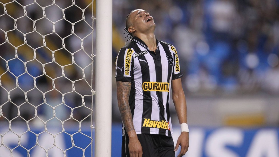 Botafogo é eliminado da Copa do Brasil após derrota para o Vitória