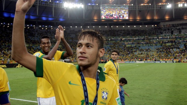 Neymar passará por cirurgia na garganta