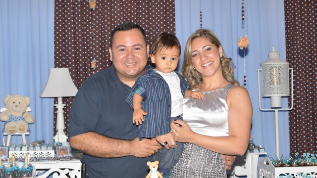 Família reunida: Gilberto, o filho Matheus, de 1 ano, e Marcia