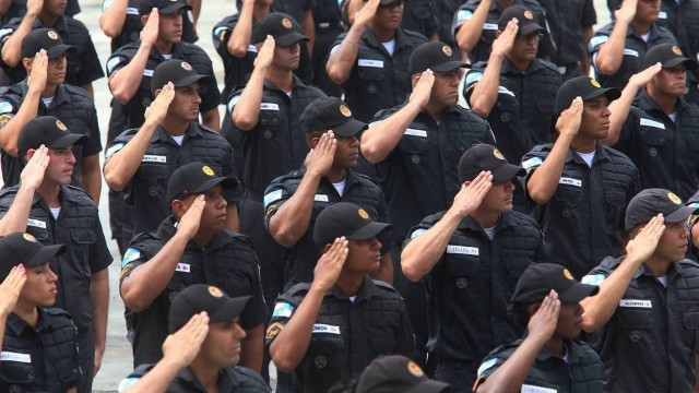 Policiais militares no Rio: direito a subsídio para a aquisição da casa própria