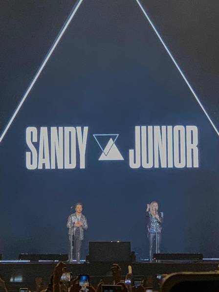 Sandy e Junior dão início ao show do Estádio Mineirão
