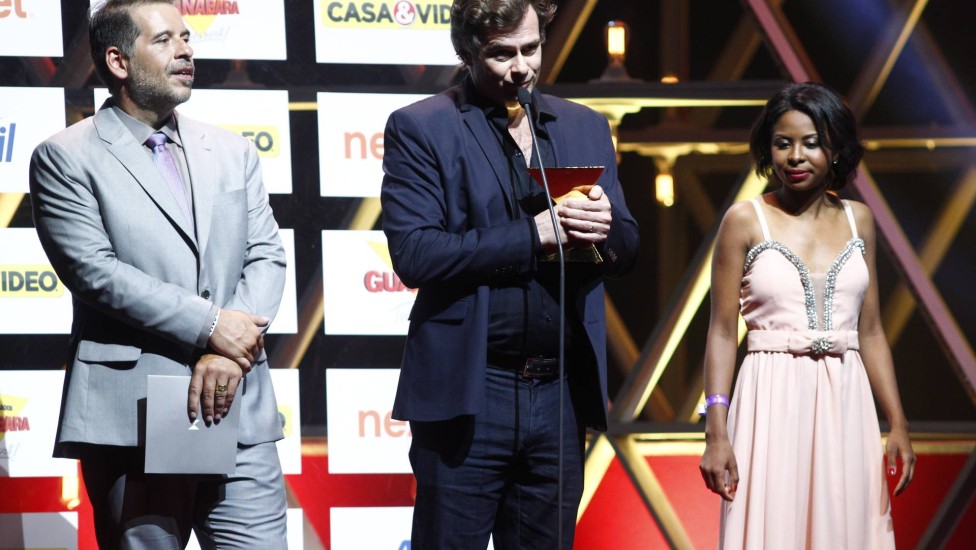 João Vitti foi representar o filho Rafael Vitti, que foi vencedor na categoria Revelação Masculina pela novela Malhação no Prêmio Extra de TV 2015