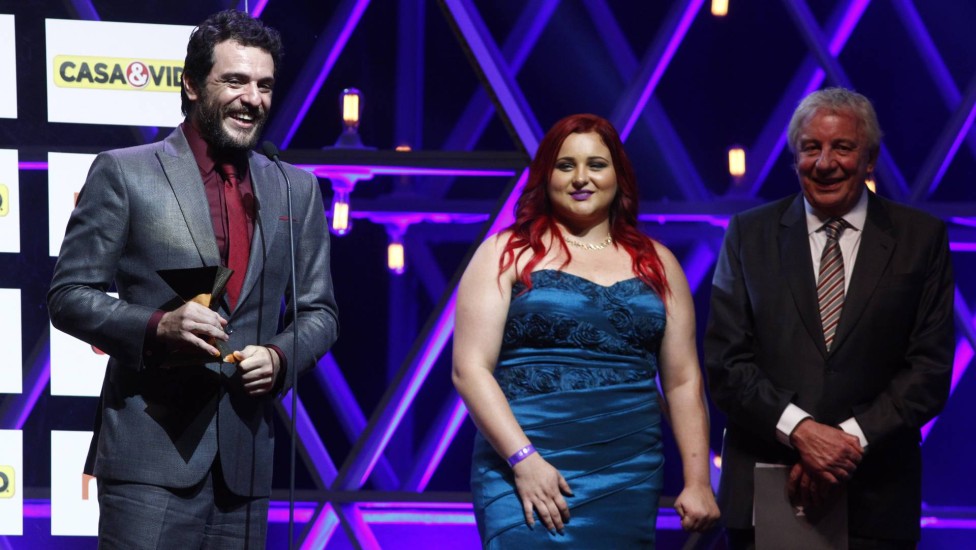 Rodrigo Lombardi ganhou na categoria Ator por 'Verdades secretas' no Prêmio Extra de TV 2015