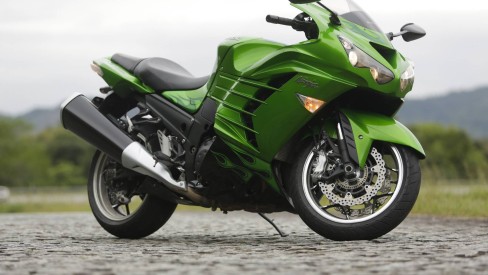 Teste com a Ninja ZX-14R, uma verdadeira celebridade sobre duas
