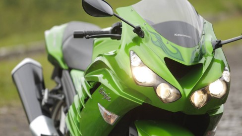 Teste com a Ninja ZX-14R, uma verdadeira celebridade sobre duas